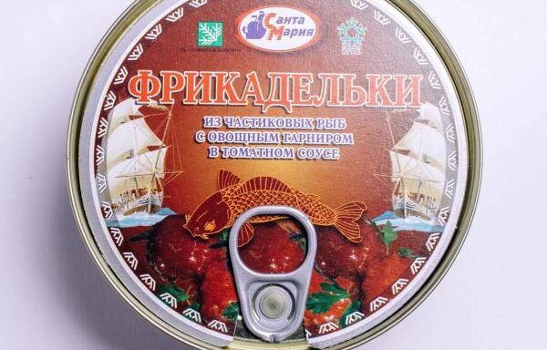 Фрикадельки из пресноводных (частиковых) рыб с овощным гарниром в томатном соусе
